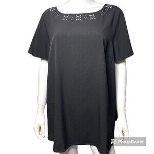 NWT Lane Bryant Black Blouse Top With Crew Neckline Floral Cutout Size 18/20